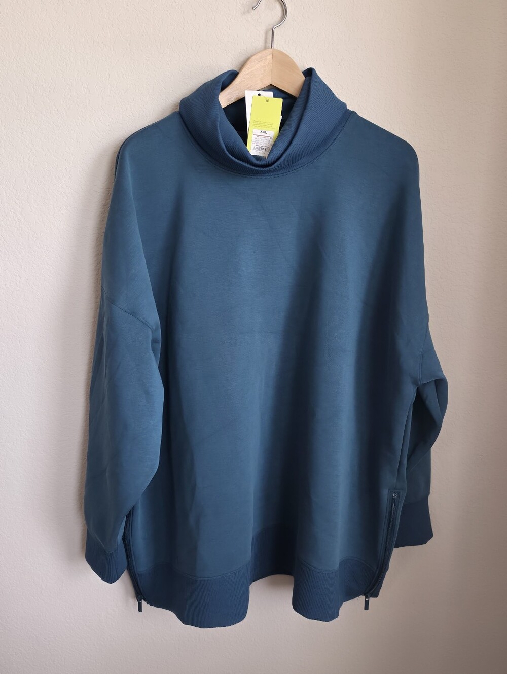 All in Motion Airy Sleek Turtleneck Sweatshirt Blue NWT XXL